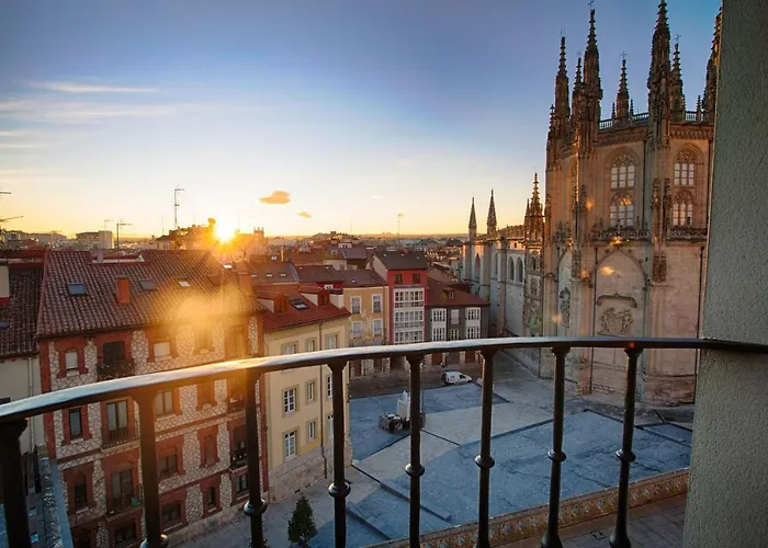 Una Mirada A La Catedral-Apartamentos Burgos Catedral