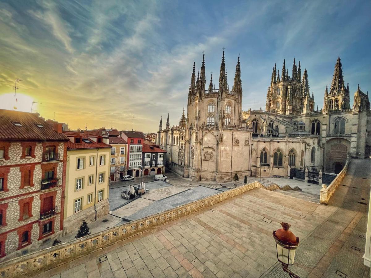 Mirada A La Catedral-apartamentos Catedral * Burgos